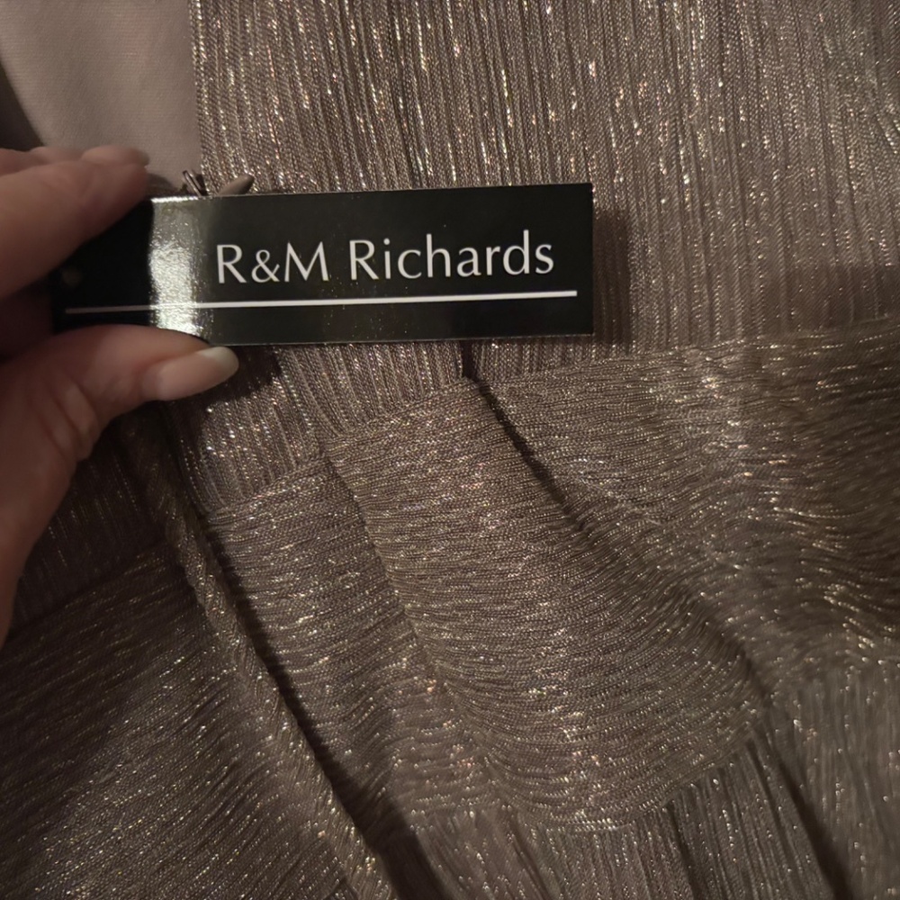 R&M Richards Gold Shimmer Halter Maxi Dress | Size 6 | Formal Evening - Picture 4 of 5